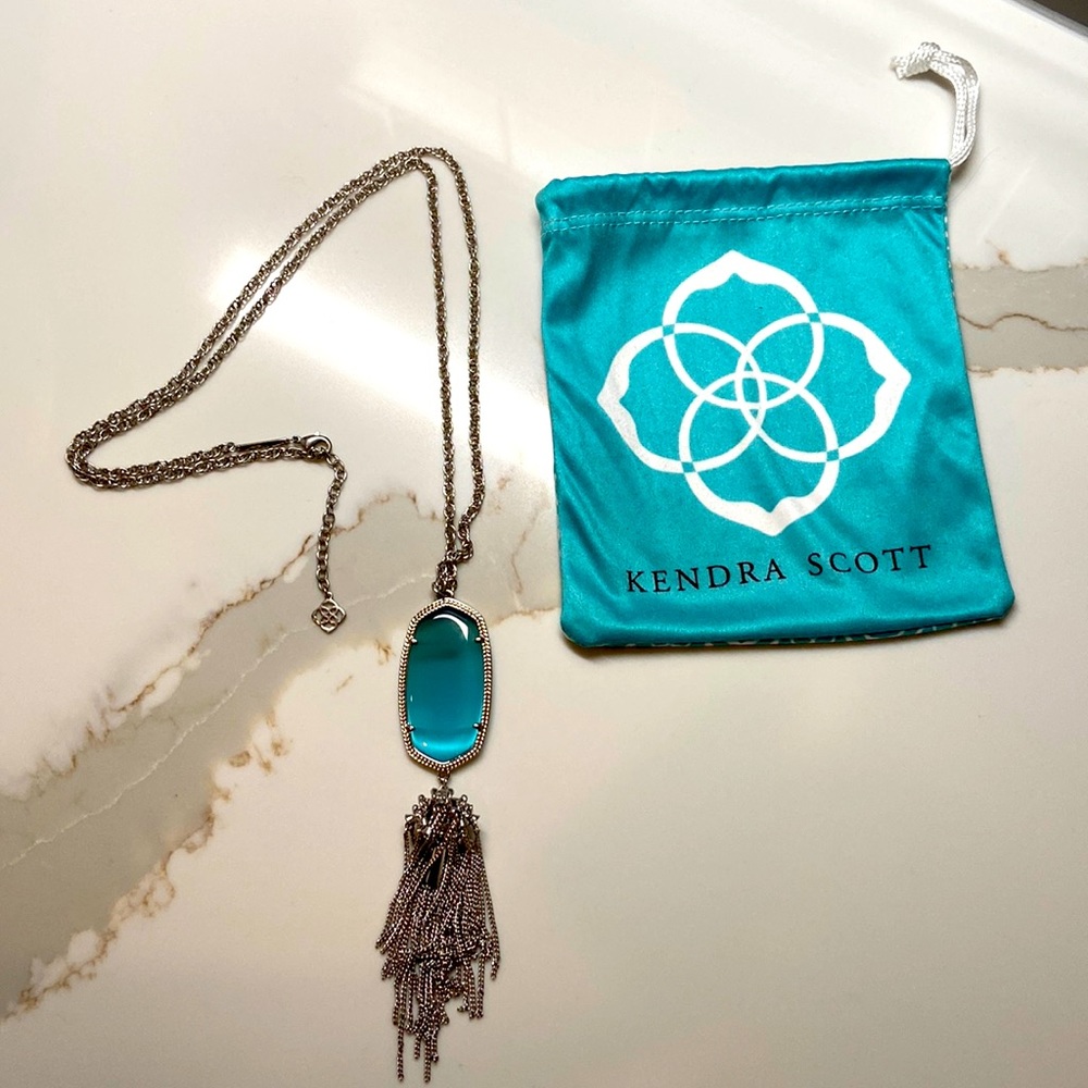 Beautiful Kendra Scott necklace!